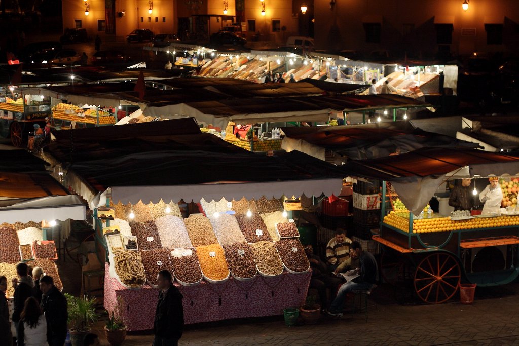 07-Place Jemaa el Fna in the evening.jpg - Place Jemaa el Fna in the evening